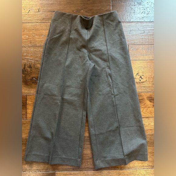 Chico’s Gray Wide-Leg Pull On Pants- 12R - Picture 2 of 4